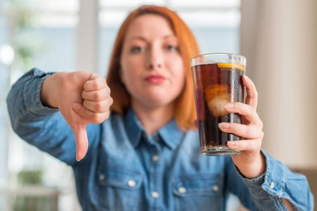 Sladke pijače negativno vplivajo na ščitnične hormone